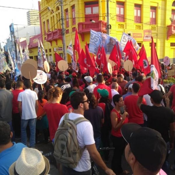 SINTTEL-SE participa de caminhada de Haddad em Aracaju